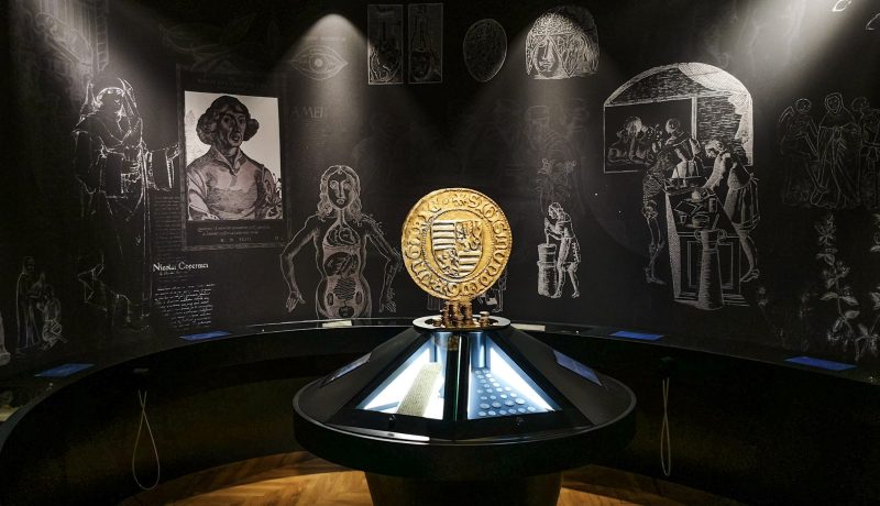 Aplikacje interaktywne na ekspozycji w Domu MikoÅaja Kopernika